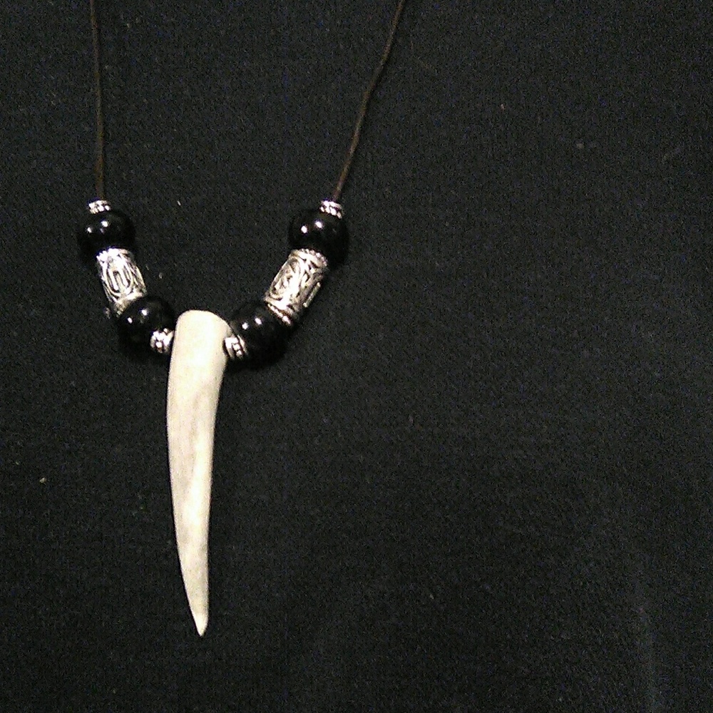 New authentic deer antler necklace